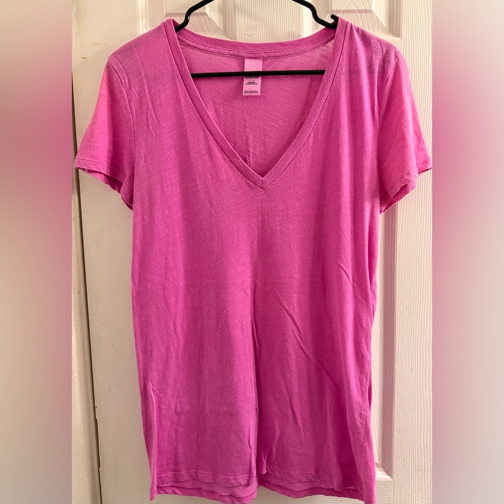 PINK Victoria's Secret Bright Pink V-Neck Tee women’s size large
